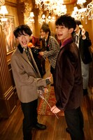 杢代和人と吉澤要人。（撮影：小坂茂雄）