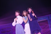 左から佐々木舞香、野口衣織、冨田菜々風。（写真提供：代々木アニメーション学院）
