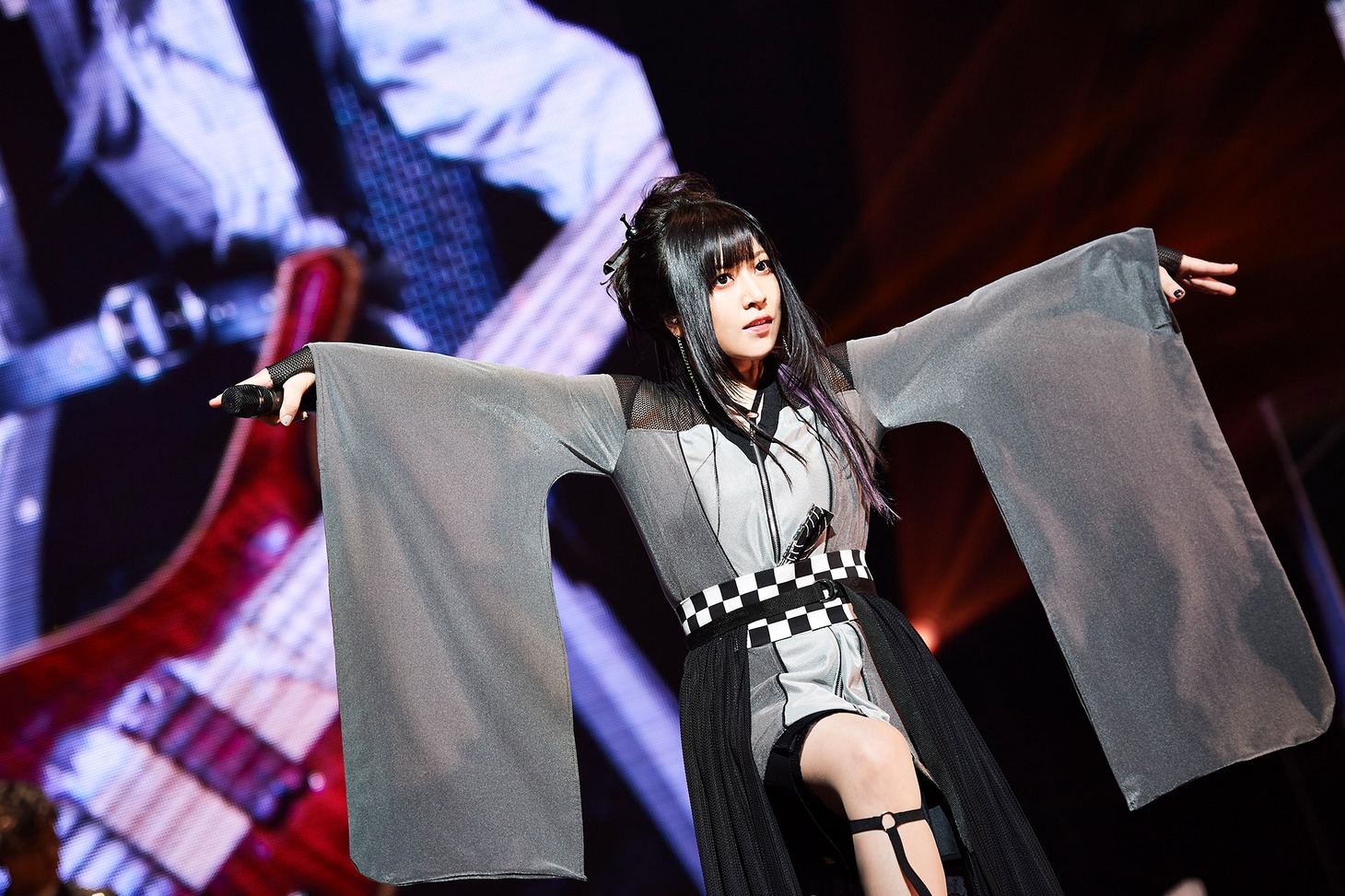 鈴華ゆう子（Vo）（Photo by KEIKO TANABE）