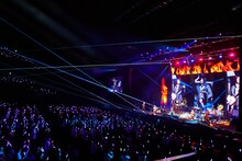 「和楽器バンド JAPAN TOUR 2020 TOKYO SINGING」初日公演の様子。（撮影：上溝恭香）