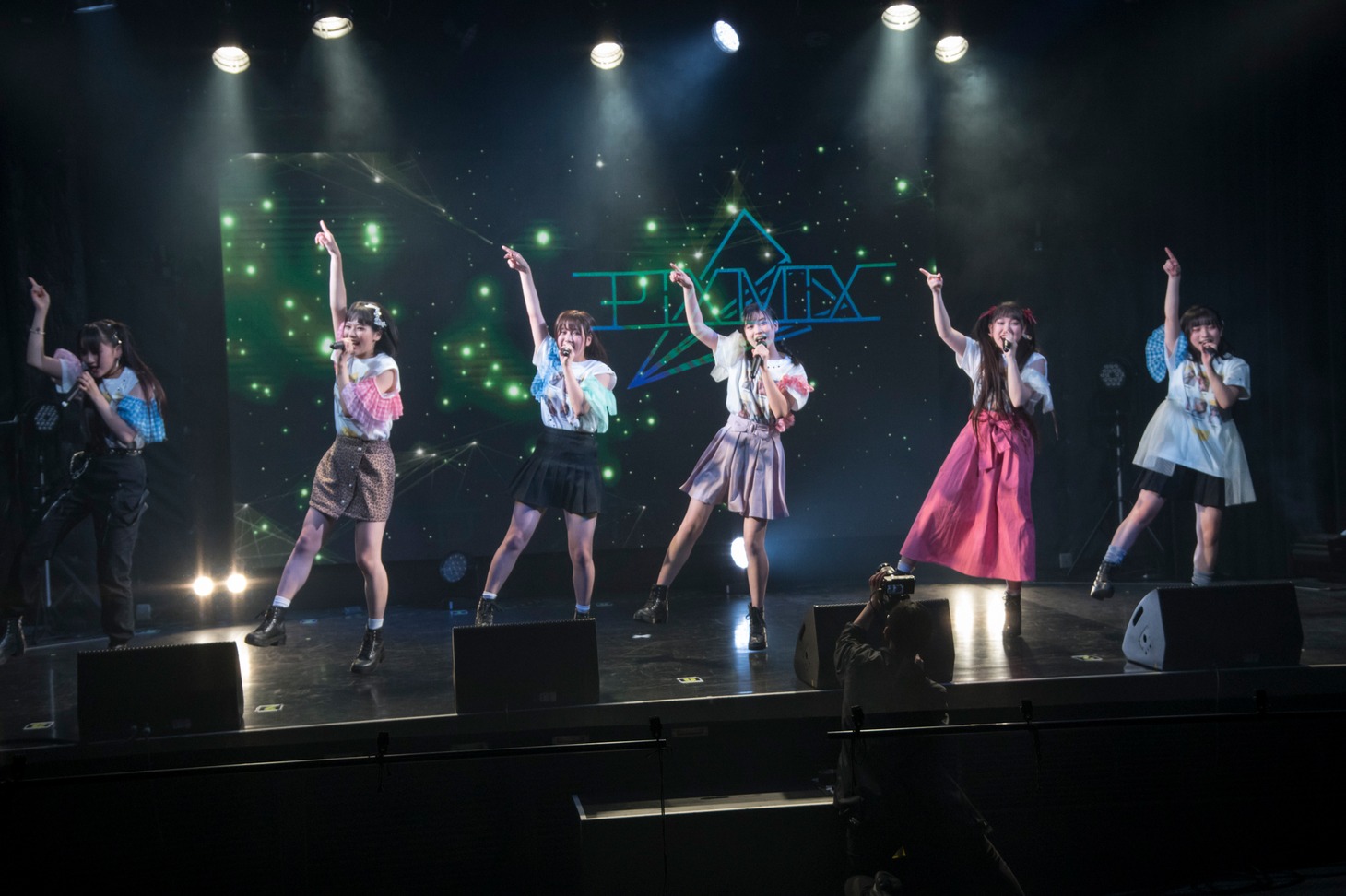 「PiXMiX 3rd Anniversary LIVE ～ピクミクパーティー！～」の様子。