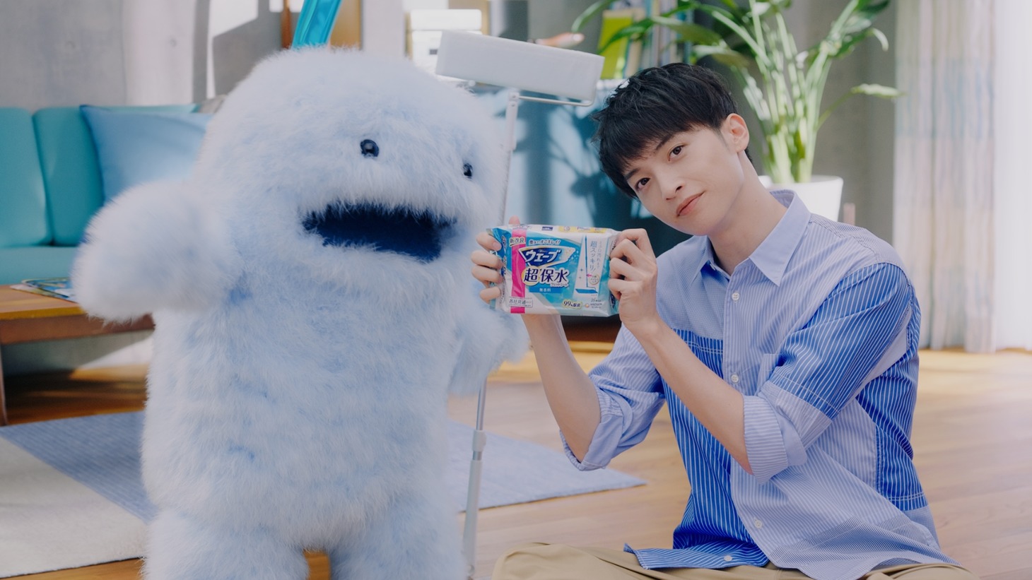 「ウェーブ 超保水ウェットシート」新CM「たまもり たまらんぞ」編より。