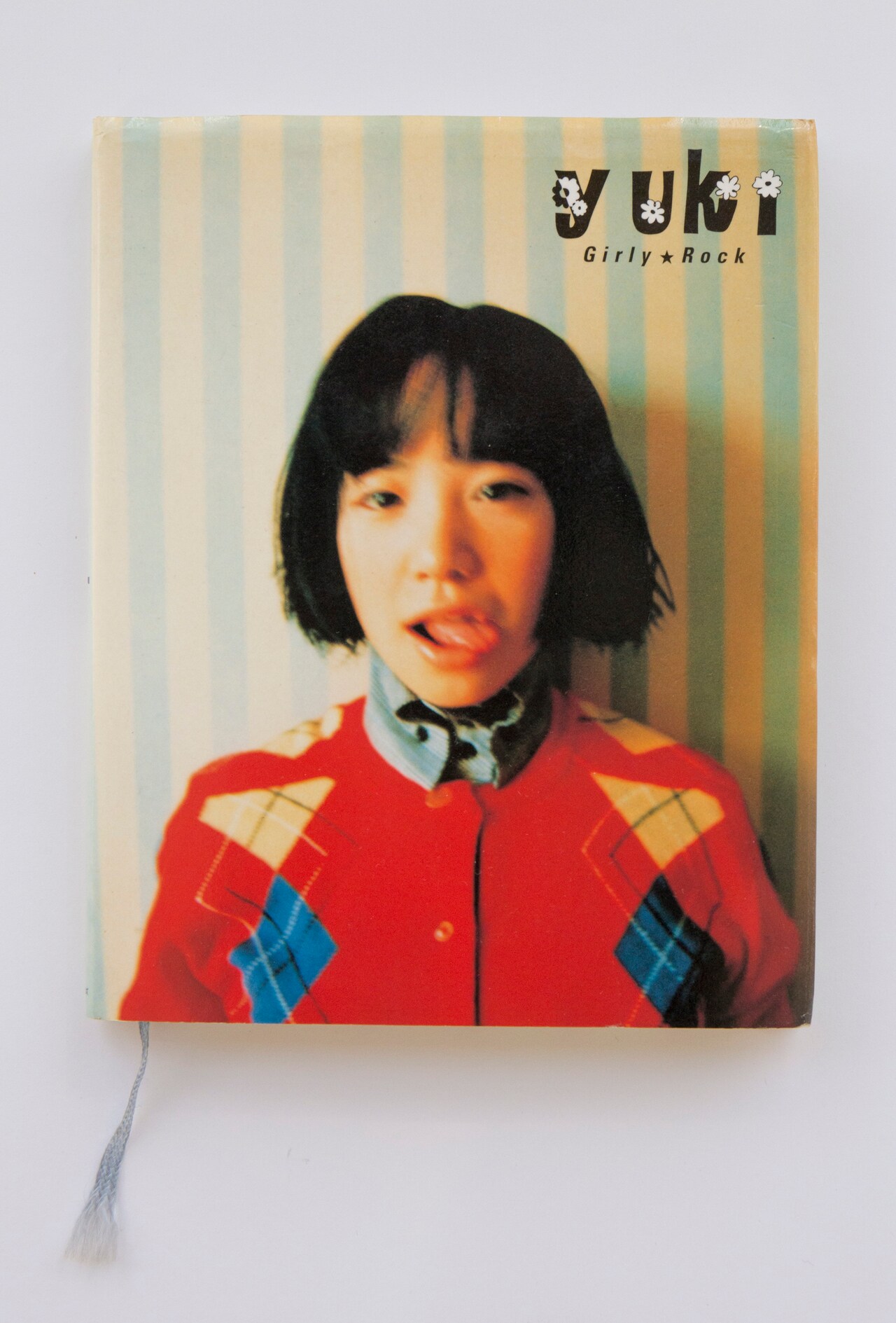 「yuki Girly ☆ Rock」表紙（c）エムオン・エンタテインメント（写真提供：大森克己）