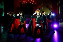 M!LK「SEXY HALLOWEEN 〜WHO IS VAMPIRE〜」の様子。（撮影：笹森健一）