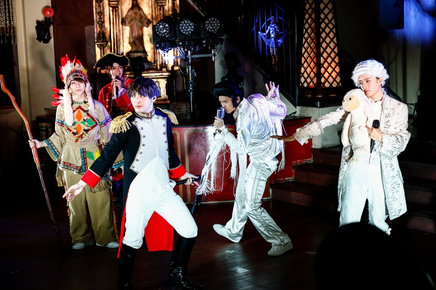 M!LK「SEXY HALLOWEEN 〜WHO IS VAMPIRE〜」の様子。（撮影：笹森健一）