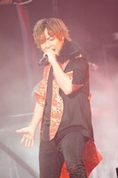 KARASU（撮影：上飯坂一）