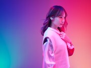 ソニー「WF-1000XM3」を着用しているLiSA。