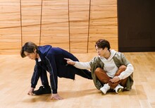 Amazon Prime VideoテレビCM「ストレッチ」編の撮影時のKinKi Kids。