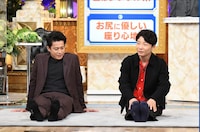 左から小栗旬、星野源。 (c)TBS