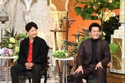 左から星野源、小栗旬。 (c)TBS