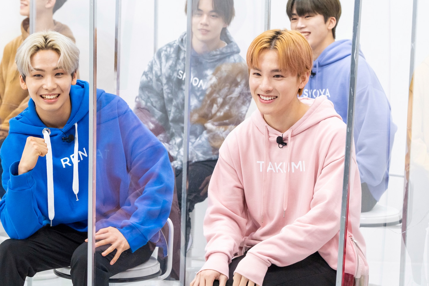 左から川尻蓮、川西拓実。(c)AbemaTV,Inc.