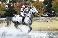 総合馬術の実演の様子。
