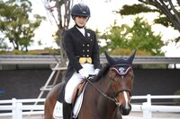 菅井友香（櫻坂46）