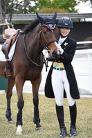 菅井友香（櫻坂46）