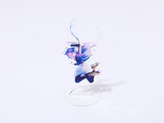 「魔女展」で販売される「花譜新衣装アクリルスタンド 青雀」。