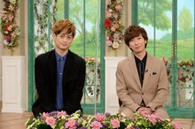 左から塚田僚一、河合郁人（A.B.C-Z）。