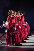 私立恵比寿中学「エビ中 秋麗と轡虫と音楽のこだま 題して『ちゅうおん』2020」初日夜公演の様子。