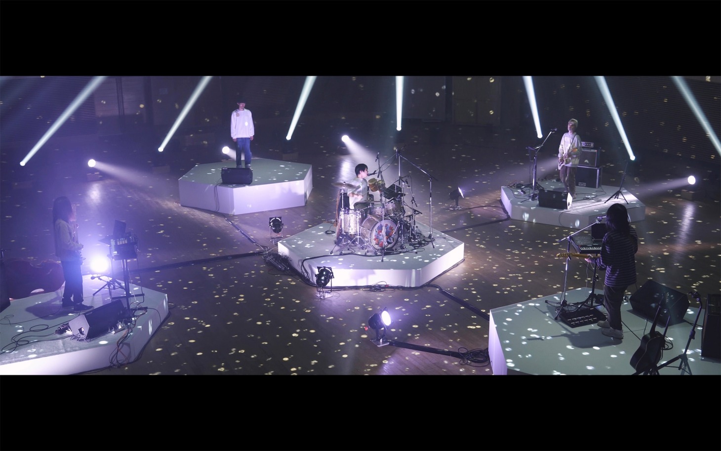 「BBHF LIVE STREAMING -YOUNG MAN GOES SOUTH-」の様子。