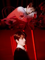 JAKEのソロコンセプトフォトDUSKバージョン。