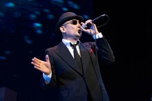 横山剣（クレイジーケンバンド）（撮影：小河俊哉、岡田有貴）