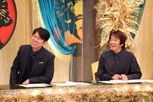 フジテレビ「ワラリズム」より原田泰造、堀内健。(c)フジテレビ
