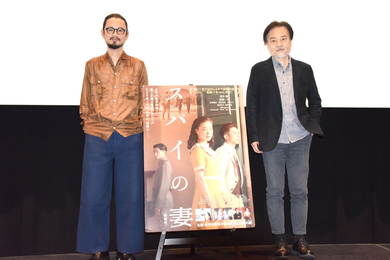 左から長岡亮介（ペトロールズ）、黒沢清監督。