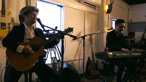 LITTLE CREATURES「LIVESTREAM SESSION」の様子。