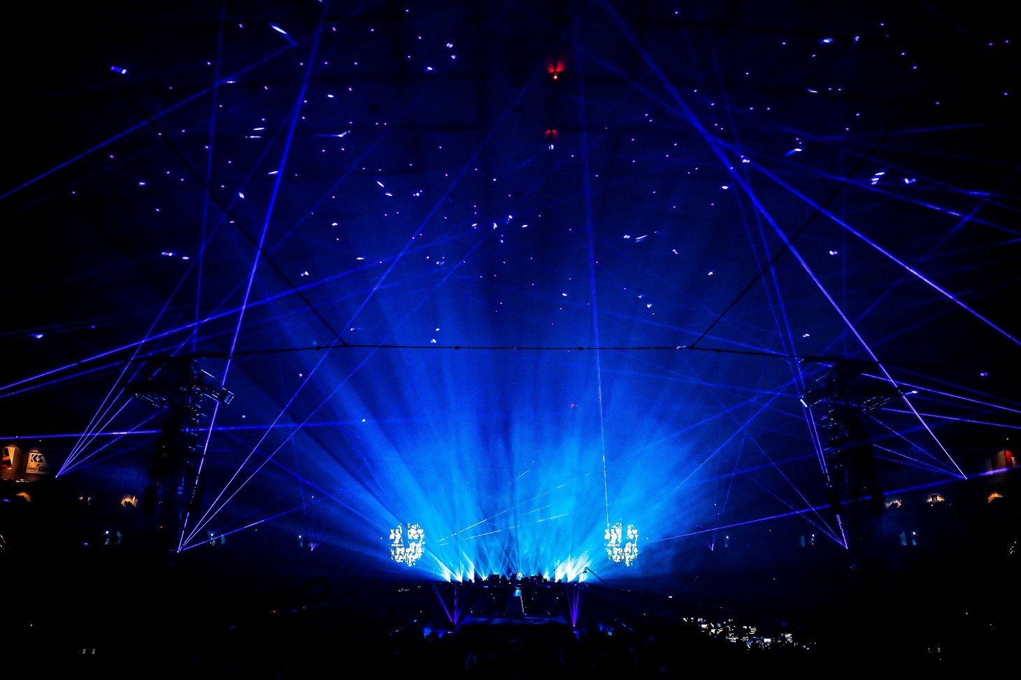 「THE YELLOW MONKEY 30th Anniversary LIVE」東京・東京ドーム公演の様子。