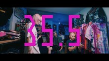 4s4ki「35.5」ミュージックビデオより。