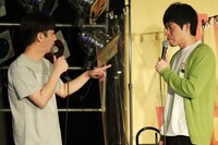 左から後藤輝基、川島明。