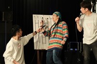 左から藤井隆、暗黒天使、後藤輝基。