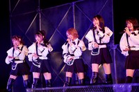 「銀河高速 渋滞中」を披露する“スたー☆あムるーズ” 絶賛、スパイ活動中！。（Photo by Yoshifumi Shimizu）