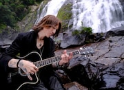 SUGIZO(Photo by Tatsuo Hata)