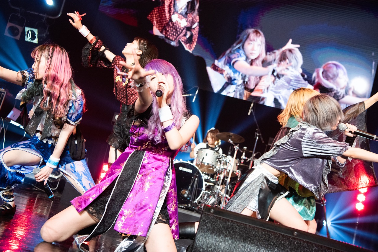 ぜんぶ君のせいだ。「re:voke tour for 47」初日公演の様子。（撮影：関上貴也）
