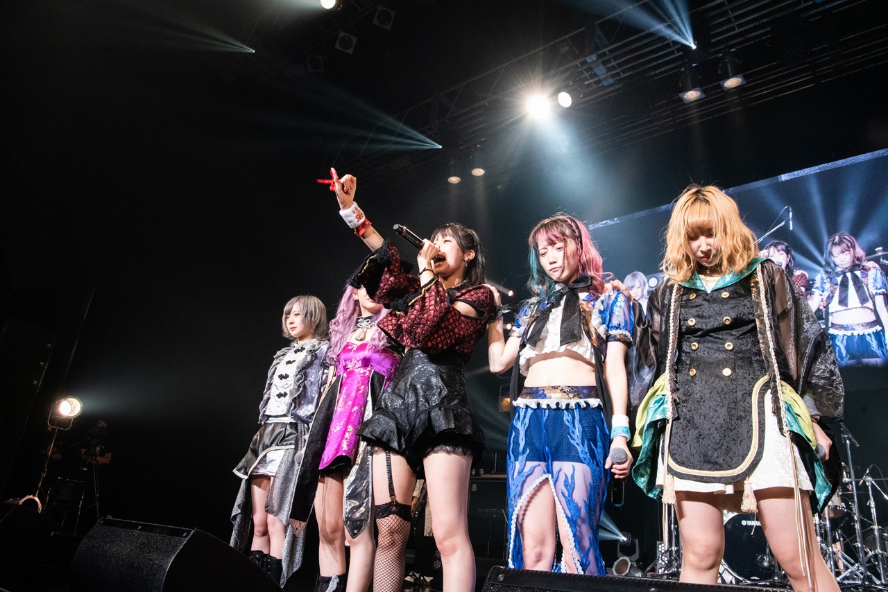 ぜんぶ君のせいだ。「re:voke tour for 47」初日公演の様子。（撮影：関上貴也）