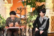 左から井ノ原快彦（V6）、道枝駿佑（なにわ男子）。(c)TBS
