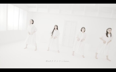 「闇色の朝」配信映像のワンシーン。