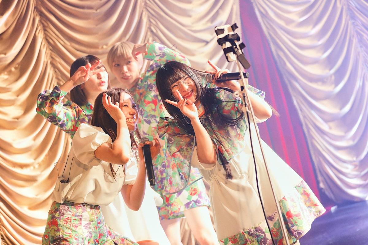 Maison Book Girl結成6周年で楽しく無観客ライブ 7年目に向けてエレベーターはさらに上へ ライブレポート 写真46枚 音楽ナタリー