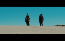 Kvi Baba「Sabaku No Daichi feat. Fuji Taito」ミュージックビデオより。