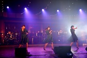 Negicco（写真は本日11月7日開催のオンラインライブ「葱園ダンスホール〜踊りと音楽〜」の様子。