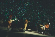 リーガルリリー「真夜中のプラネタリウム‐Midnight Planetarium Live‐×リーガルリリー『bedtime story』」の様子。（撮影：青木柊野）