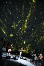 リーガルリリー「真夜中のプラネタリウム‐Midnight Planetarium Live‐×リーガルリリー『bedtime story』」の様子。（撮影：青木柊野）