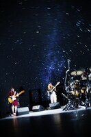 リーガルリリー「真夜中のプラネタリウム‐Midnight Planetarium Live‐×リーガルリリー『bedtime story』」の様子。（撮影：青木柊野）