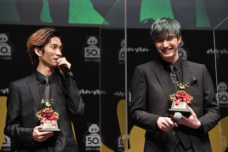 左から田中樹、ジェシー（SixTONES）。