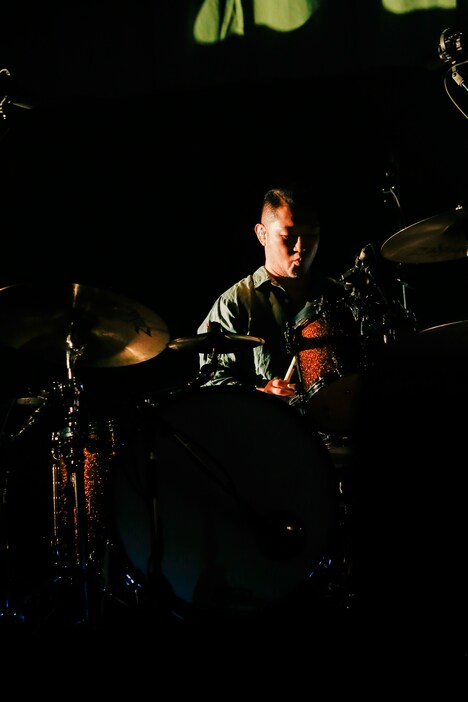 亀井亨（Dr）（Photo by Taku Fujii）