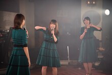 「すげえ！すげえ！すげえ！すげえ！」と連呼されるKaedeの後ろ姿。