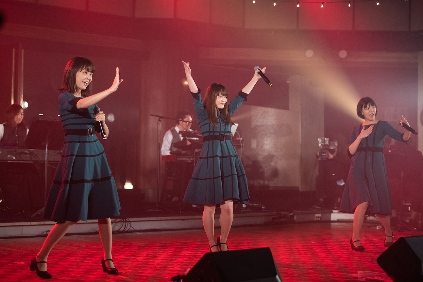 Negicco「葱園ダンスホール～踊りと音楽～」の様子。