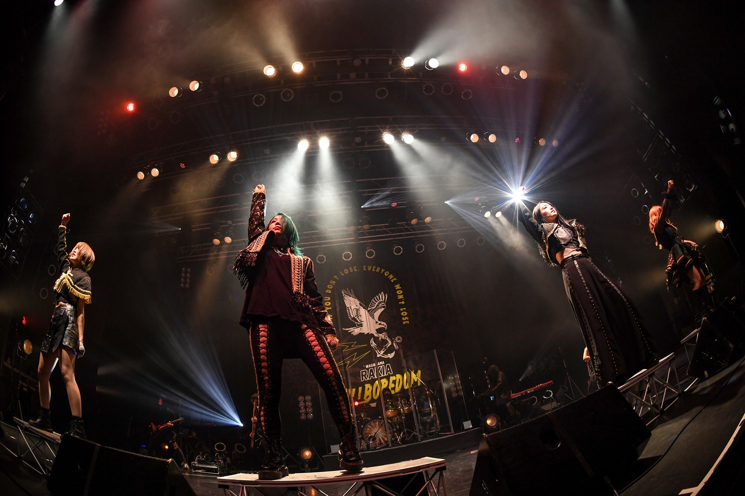我儘ラキア「Killboredom TOUR 2020 supported by MAWA LOOP TOKYO EXTRA 2020」より。（Photo by Teppei Kishida）