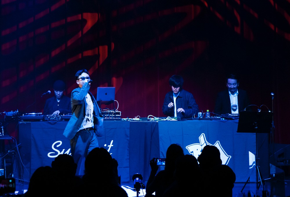 左からDJ ZAI（SIMI LAB）、BIM、STUTS、doooo。（Photo by Yohji Uchida）