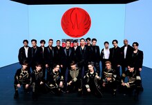 三代目 J SOUL BROTHERS from EXILE TRIBE「三代目JSB 10周年記念 LIVE×ONLINE "JSB HISTORY"」の集合写真。（写真提供：LDH JAPAN）